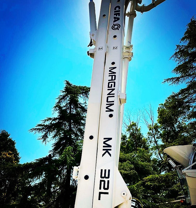 AFFIDABILITÀ 💪🏼💪🏼💪🏼 #bpmsrl #bpmsrlmatera #cifa #mk32 #calcestruzzo #betonpompa #concrete #pump #service #puglia #basilicata #original #power #ontheroad #newarrivals #work #technology #machinery #heavymachinery #construction #constructionequipment #heavyequipment #operator #earthmoving #zoomlion