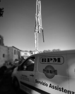 Si comincia!
Nuova avventura , stessa grinta e stesso staff 💪🏼💪🏼💪🏼 #bpmsrl #bpmsrlmatera #sany #putzmeister #sy37 #calcestruzzo #pump #concrete #pump #service #puglia #basilicata #original #power #ontheroad #newarrivals #work #technology #machinery #heavymachinery #construction #constructionequipment #heavyequipment #operator #earthmoving
